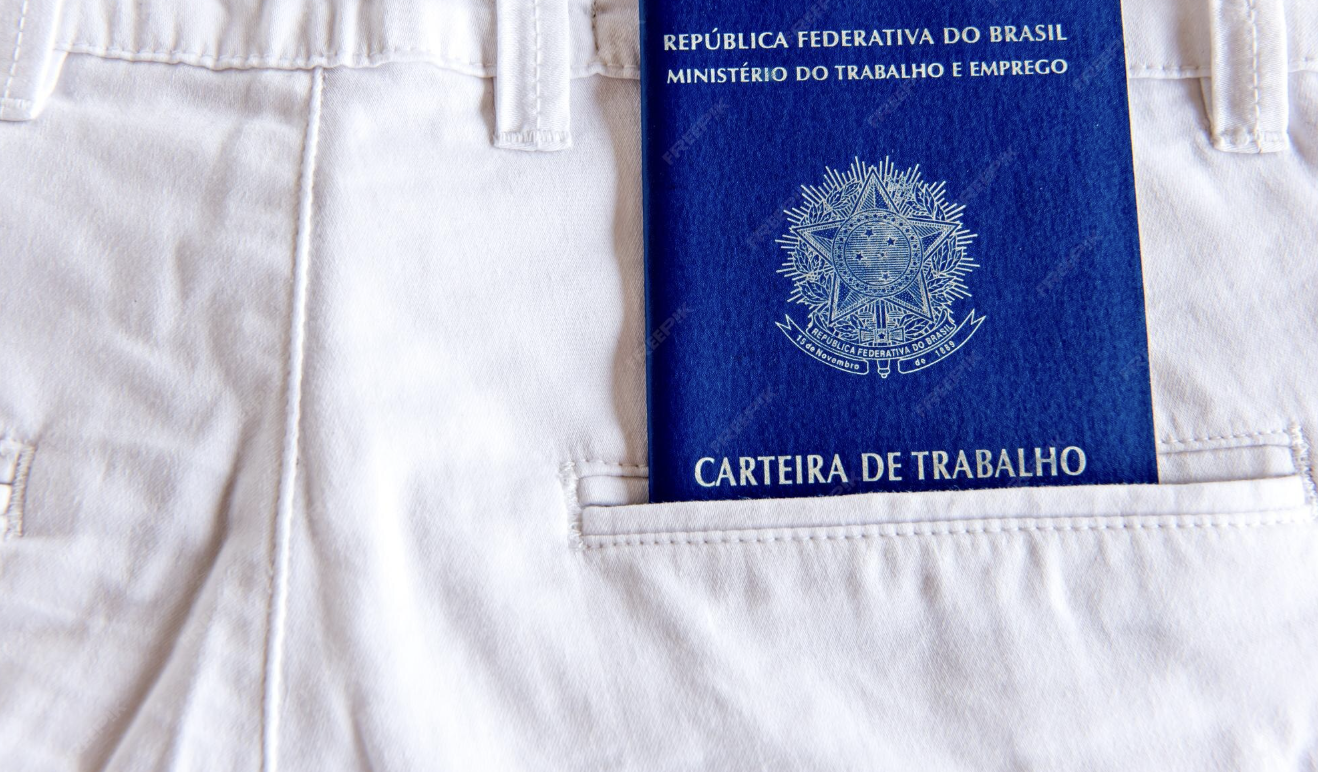 Pode ter CLT e CNPJ ao mesmo tempo?